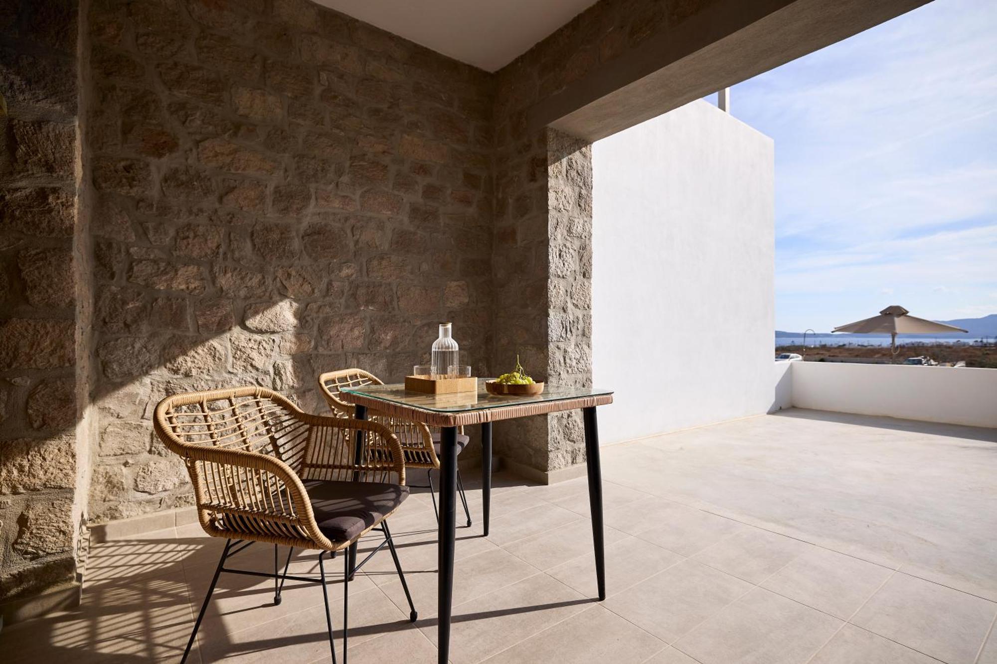 Kedros Milos Suites Adámasz Szoba fotó